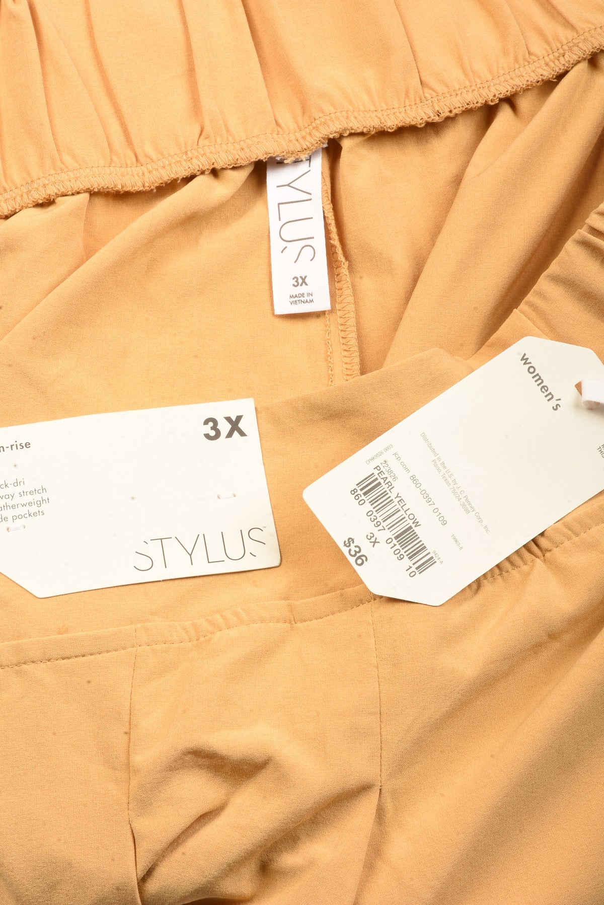 Stylus Size 3X Women&#39;s Plus Shorts